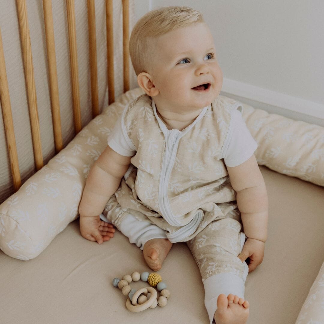 Musselin Schlafsack mit Füssen 0.5 TOG | Floral Sand