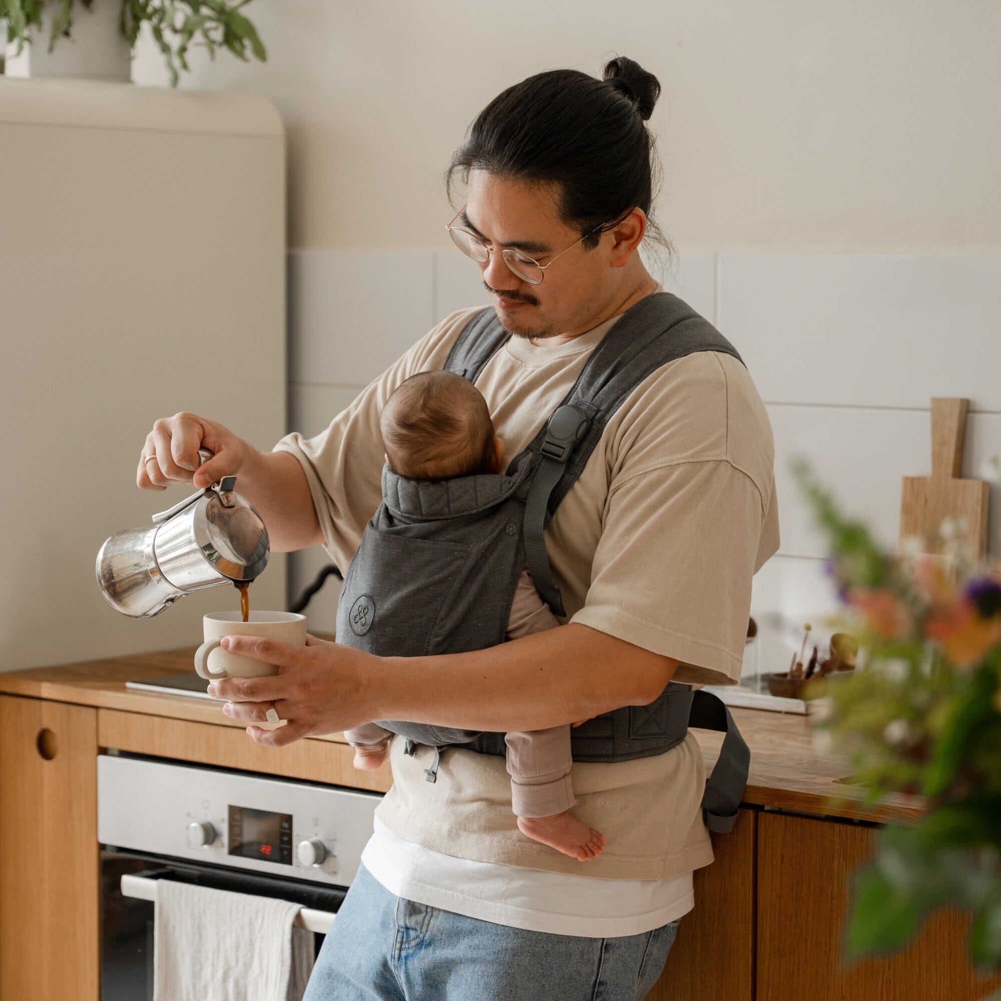 Premium Babytrage | Essential Grau